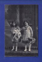 ENFANT - Jeunes filles et chat