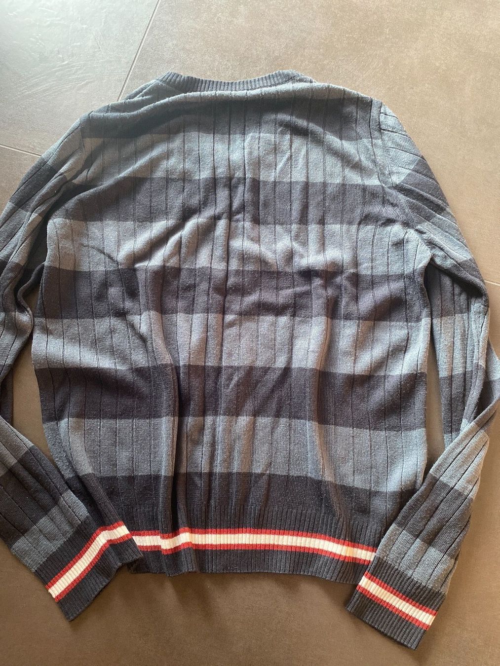 Pullover & Sweatshirts: Pull léger taille M – Gebraucht aus Delémont von Ma_LoU.01 1