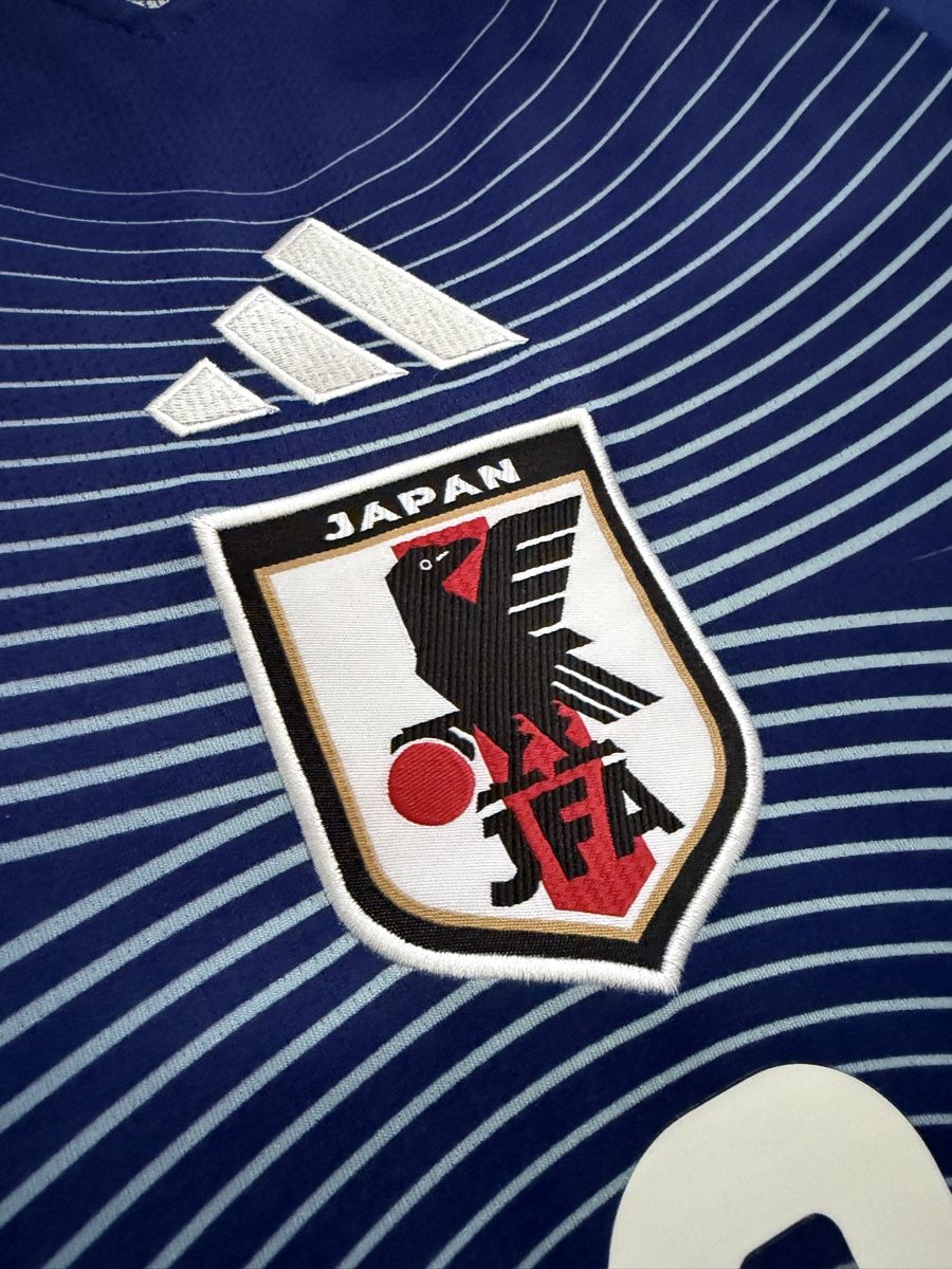Adidas Canottiere & Pantaloni: Trikot Japan Minamino – Usato da Zürich venduto da artemidis 4
