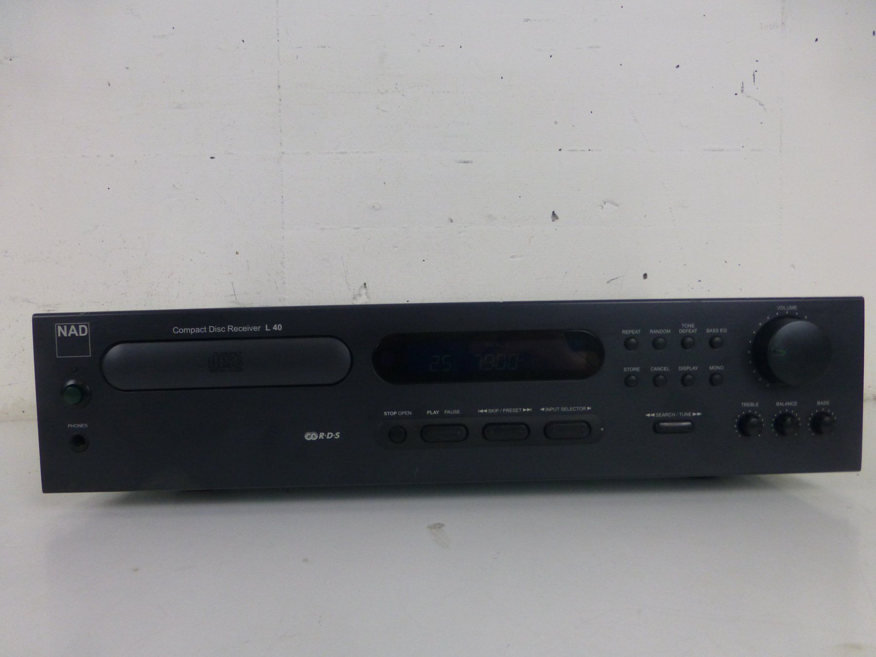 Nad Multimediaplayer & Streamer: NAD Electronics - L40 Compact Disk Receiver RDS - AMP – Gebraucht aus Fahrweid von gruenezahn