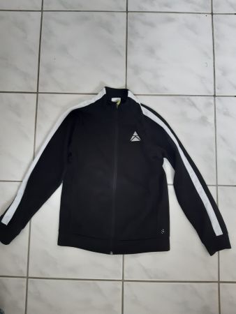 Trainer Oberteile Grösse 146