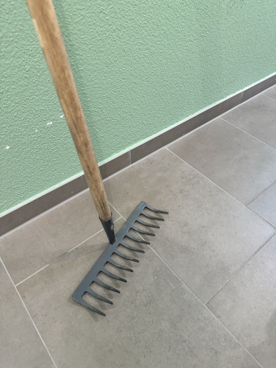 Alle Werkzeuge: Garden Tools Set: Hoe and Rake Used Condition – Gebraucht aus Otelfingen von ven_n5ms 1