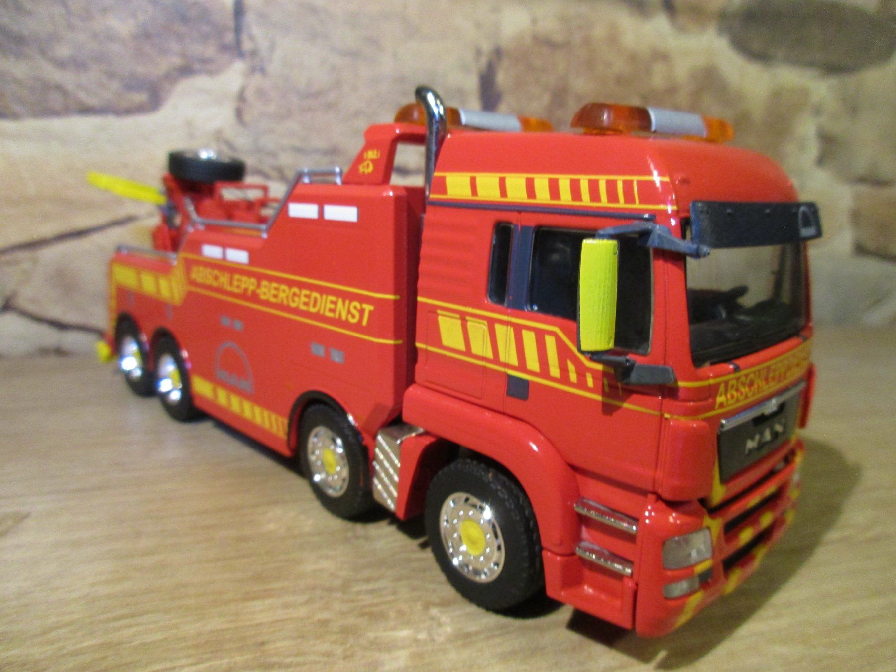 Conrad Kit di modellismo & Modellini statici: Conrad  1:50   MAN Abschleppwagen – Usato da Ennetmoos venduto da Truckdiver 6