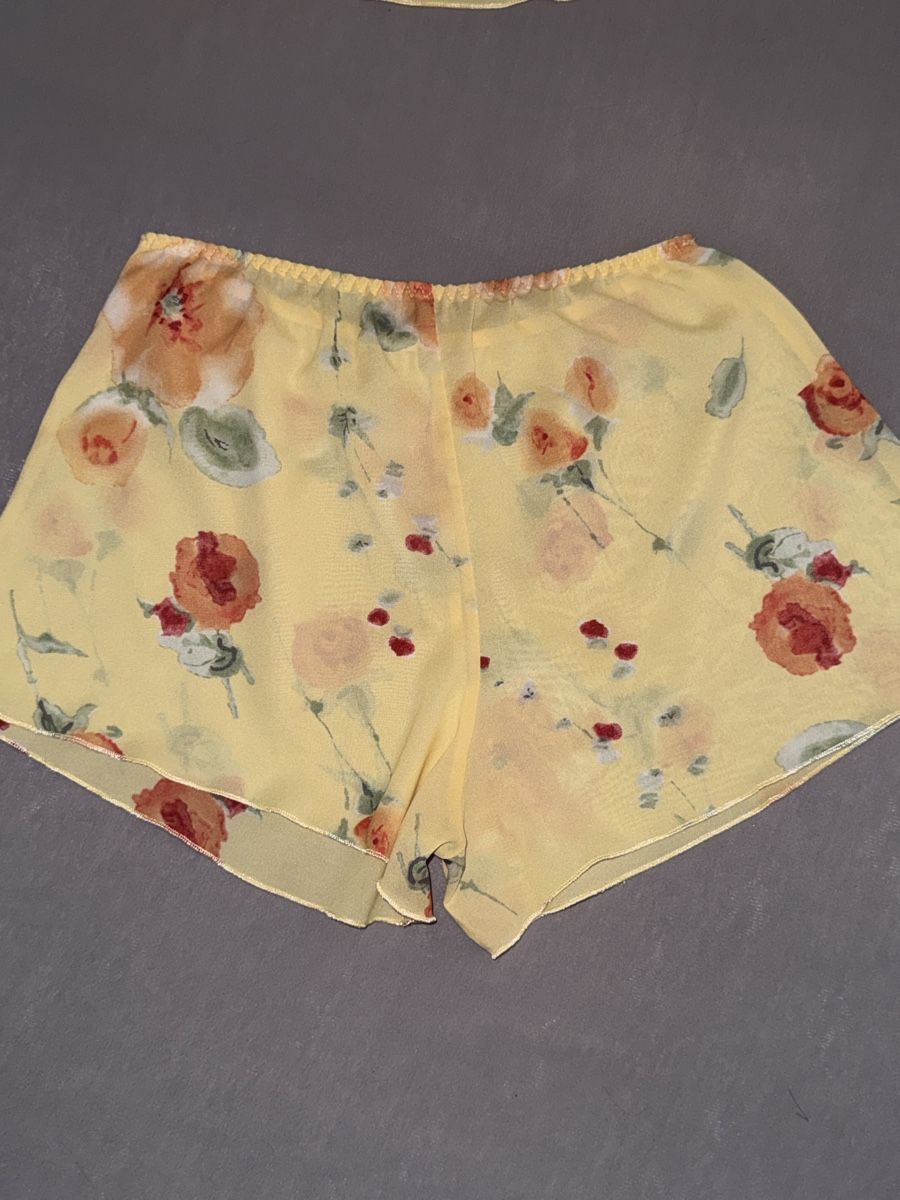 Negligees & Pigiami: Pyjama Set gelb Blumenmuster Grösse M – Nuovo (secondo la descrizione) da Schlieren venduto da kle_dis 2