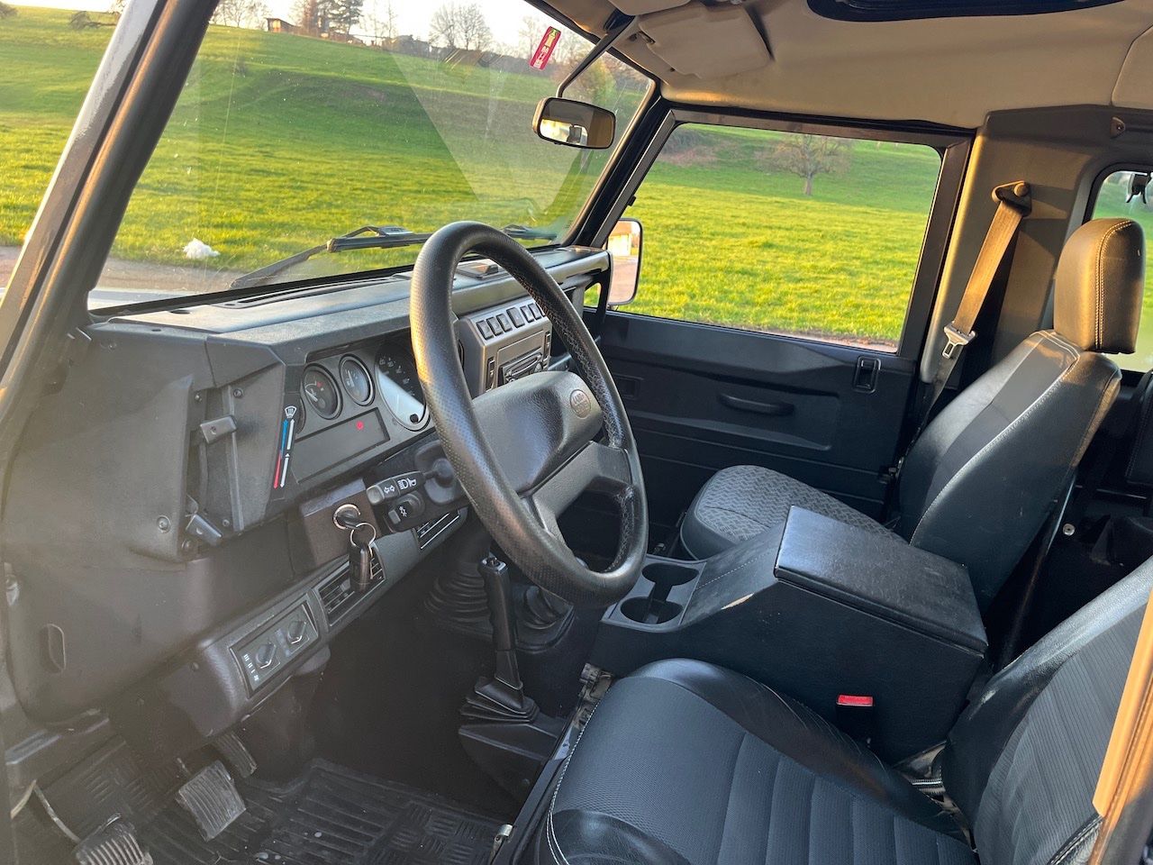 Land Rover Autos: LAND ROVER Defender 90 TD5 – Gebraucht aus Sirnach von MaechlerAutomobile 9