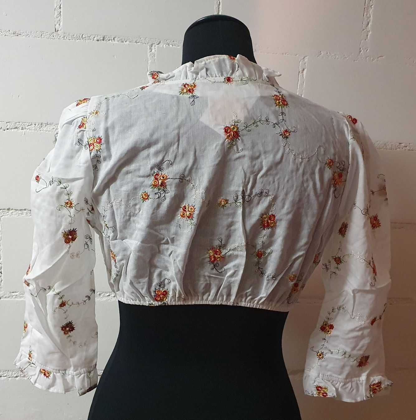 Blusen: Neu: "Pierre Marcel" / Dirndl Bluse Gr. 36 /  BW - Leinen – Neu (gemäss Beschreibung) aus Muri AG von Edlerweiss 7