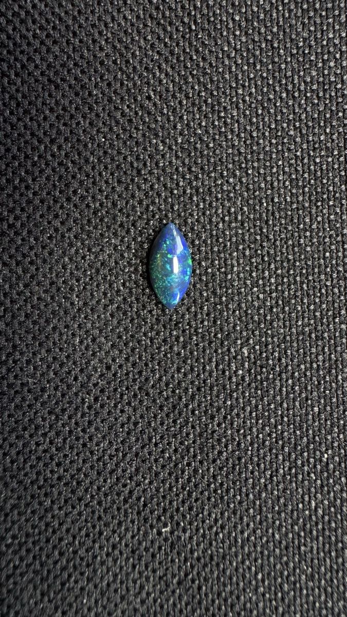 Pietre preziose: Black Opal AAA 0.55ct – Nuovo e nell'imballaggio originale da Wängi venduto da Horus90