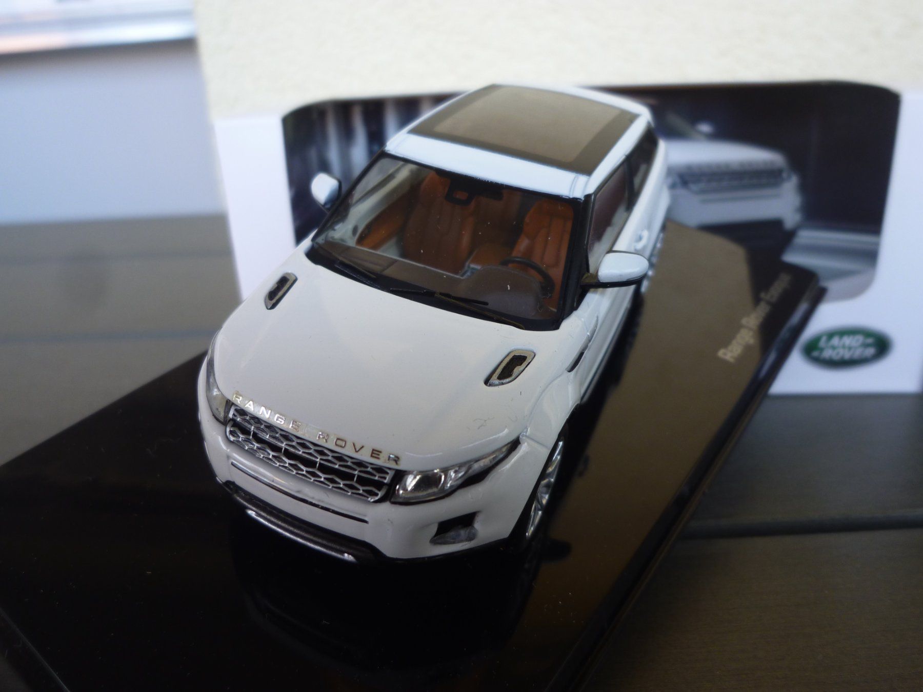 Land Rover Modellini d'auto: Land Rover Evoque (3 Door) – Nuovo e nell'imballaggio originale da Flawil venduto da Imperiosud 2