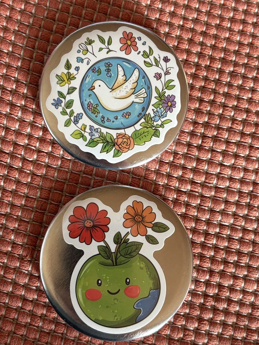 Spille & Fermagli: Frieden Brosche / Peace Button 2er Set – Nuovo (secondo la descrizione) da Rümlang venduto da BoutiqueMonique16