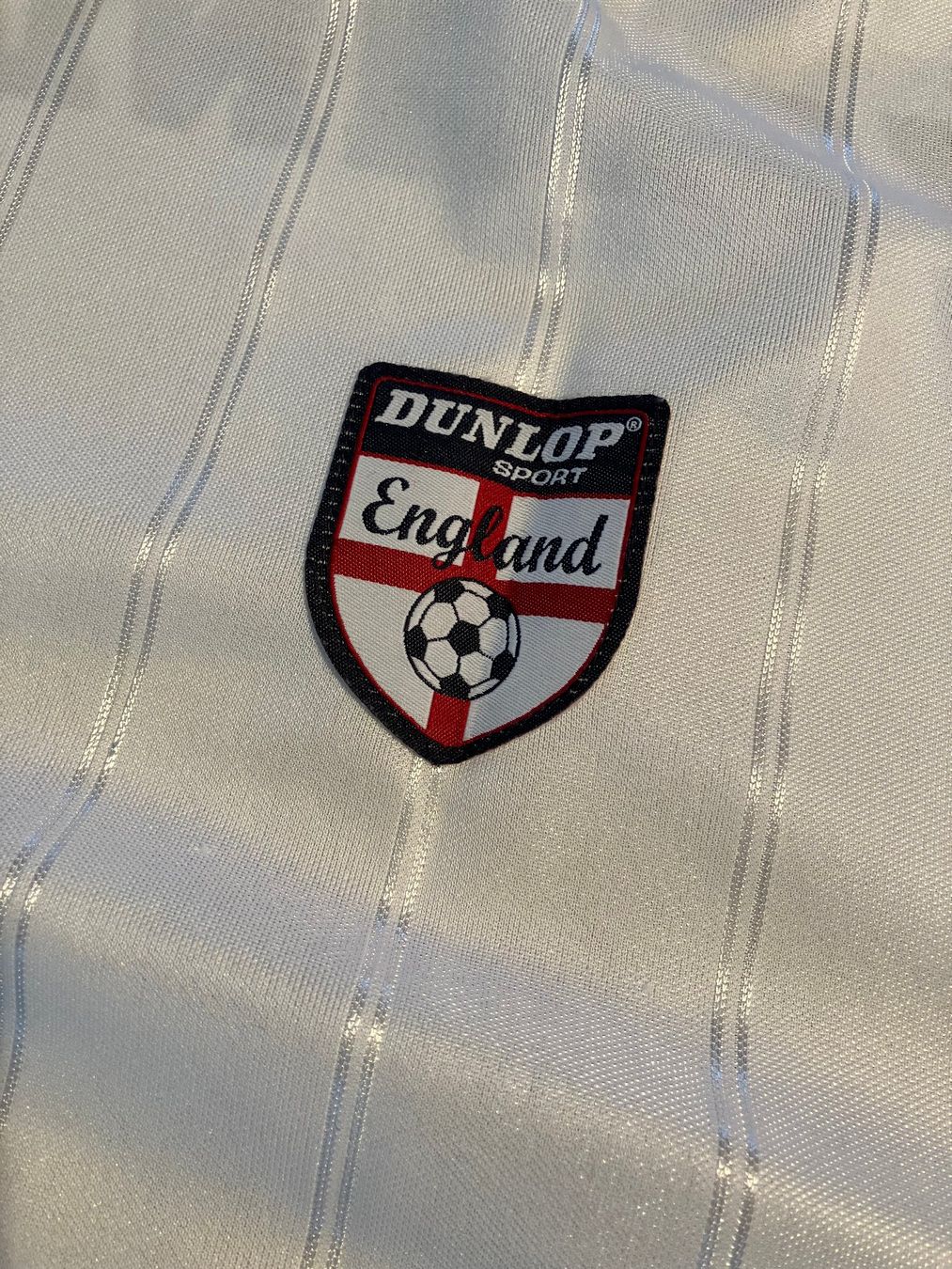 Leibchen & Hosen: Retro England Fussball Trikot Dunlop Sport, Grösse M – Neu (gemäss Beschreibung) aus Winznau von gugi2009 2