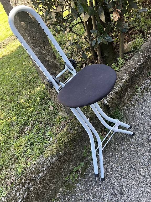 Sedie: Sedia alta per stiro - sceso pezzo chf.5 – Usato da Balerna venduto da gat_b8p2