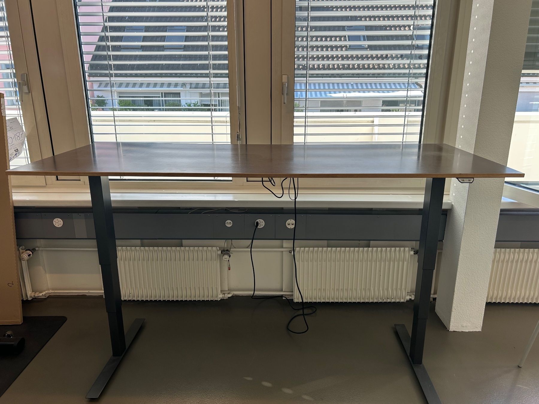 Schreibtische: Grosser Bürotisch – Gebraucht aus Zürich von erm_26gh