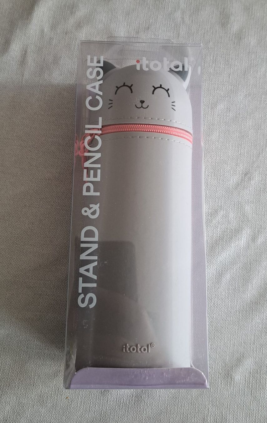 Astucci : NEW Trousse en silicone Cat Gris – Nuovo e nell'imballaggio originale da Châtelaine venduto da BONNE_AFFAIRE