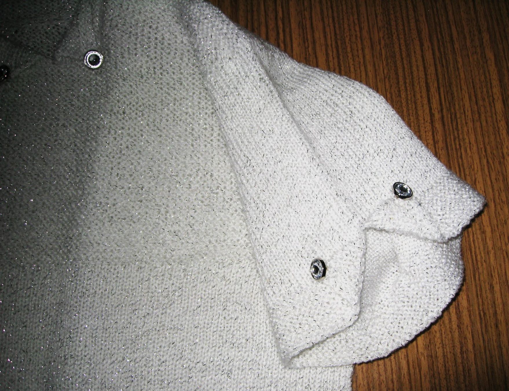 Maglioni & Felpe: Pullover Kurzarm weiss - silber Handmade Gr. XL  NEU – Nuovo (secondo la descrizione) da Flüelen venduto da Diversicum-Curvy 4