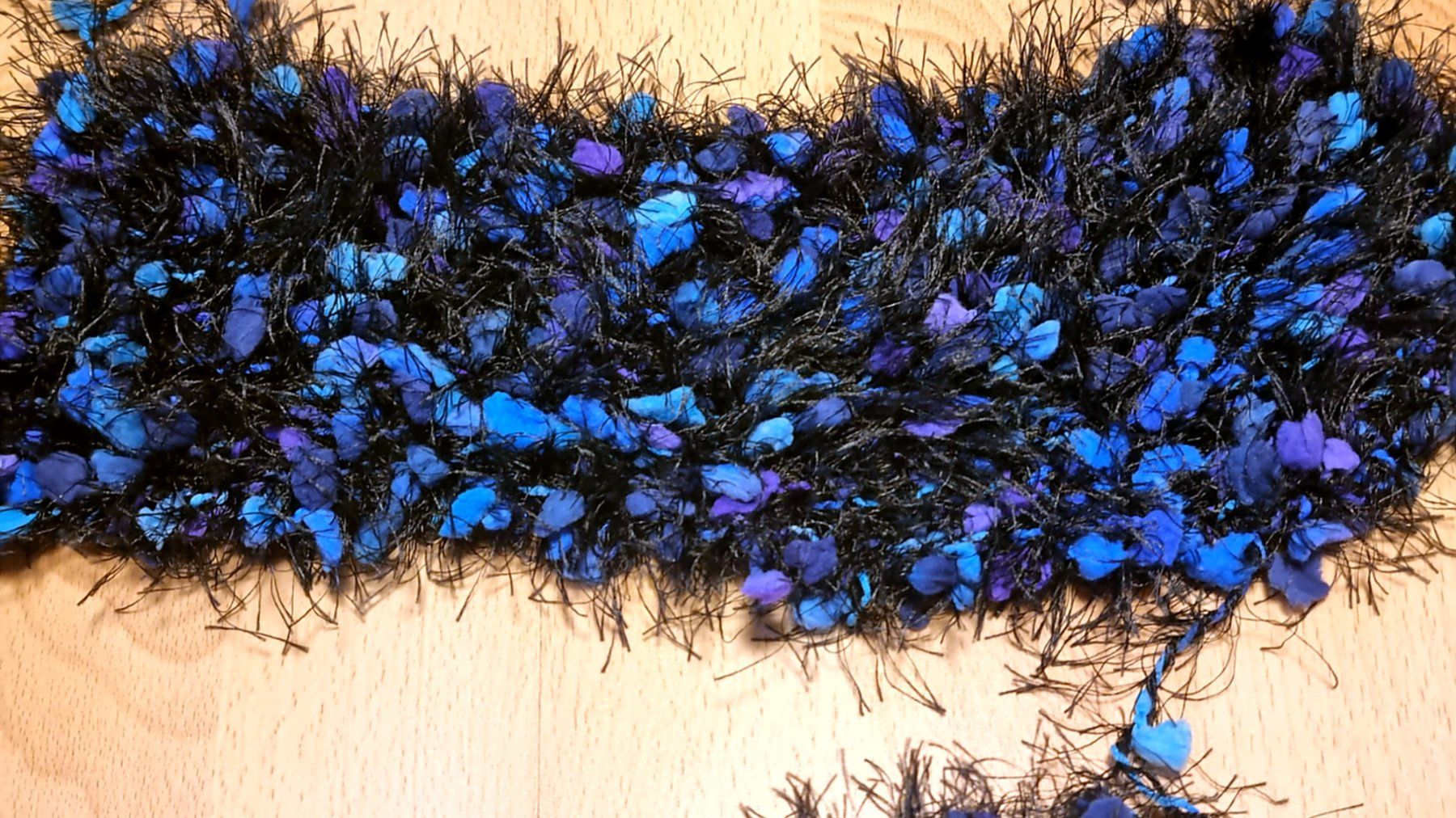 Wolle: 14 Bernetta Confetti Wolle Polyester à 50g "Fancy fur"-Art – Neu (gemäss Beschreibung) aus Effretikon von lenalisa63 4