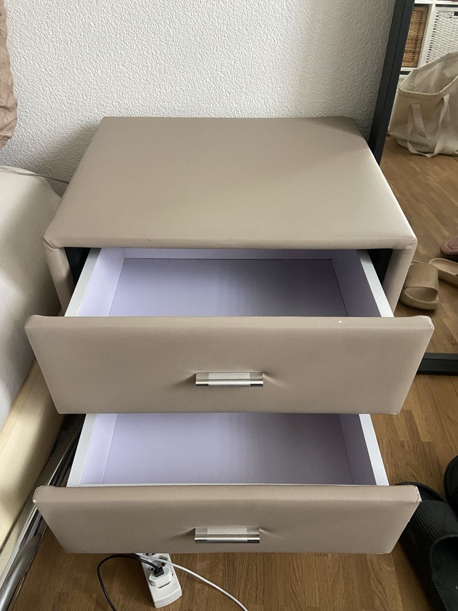 Beliani Comodini: Beliani Nachttisch Kunstleder – Usato da Liebefeld venduto da ale_8m77 1