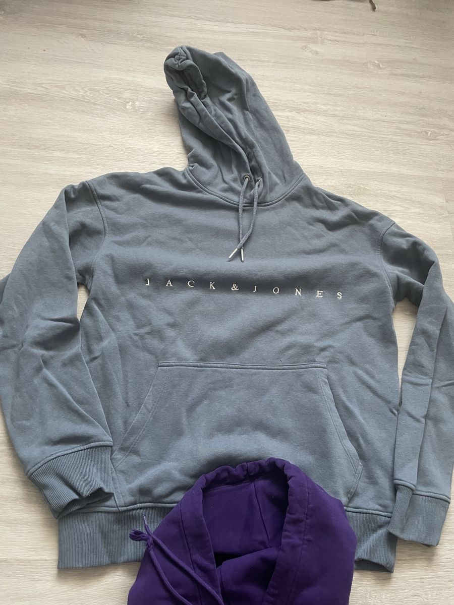 Kleiderpakete: 2 Hoodies Gr.L  ab 5.- – Gebraucht aus Ennetaach von Ustraessle 1
