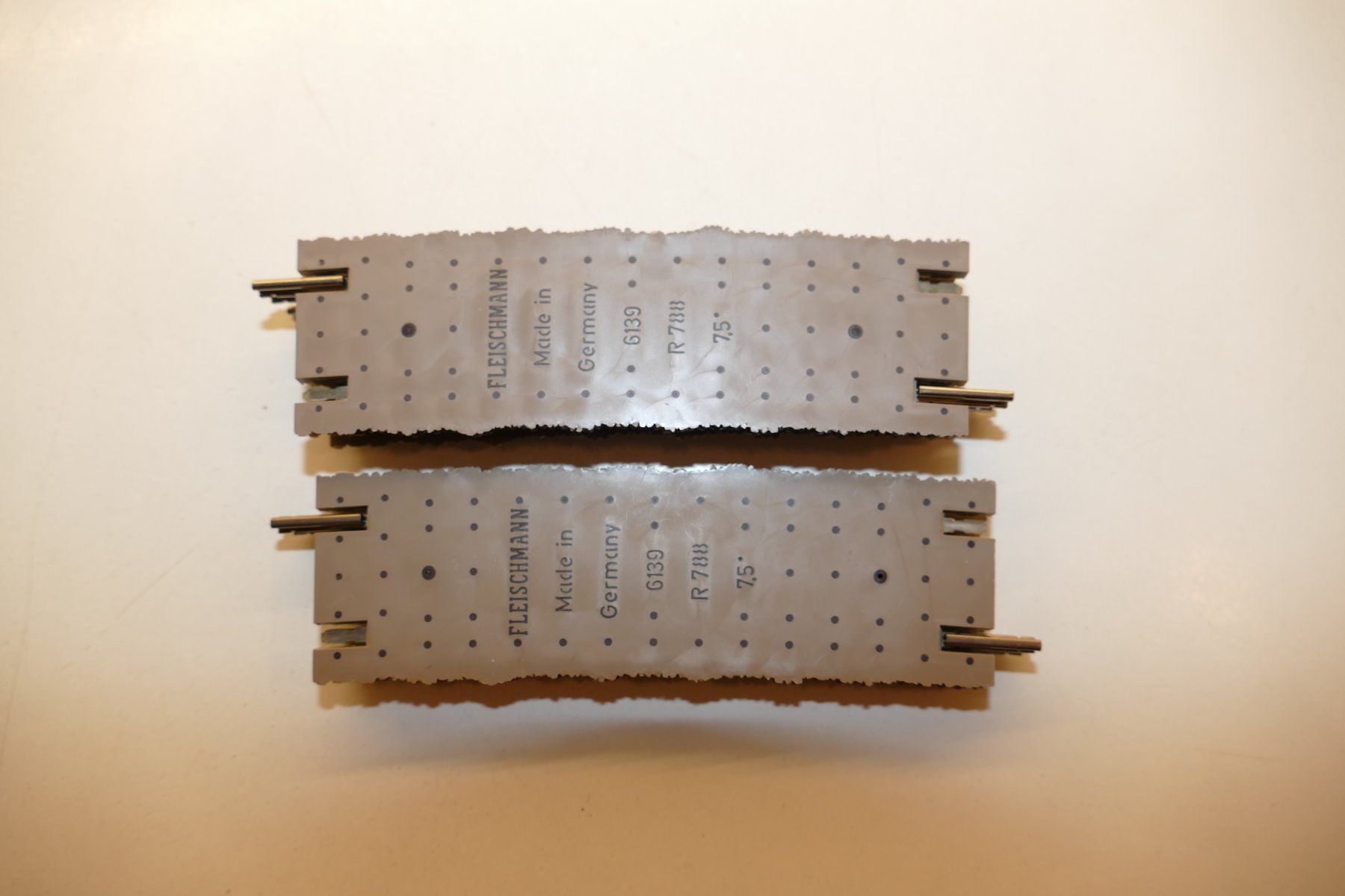 Fleischmann Modelleisenbahnen: Fleischmann H0: 5xgebogenes Gleis Nr. 6139 – Gebraucht aus Niederhasli von rail-duerst 1