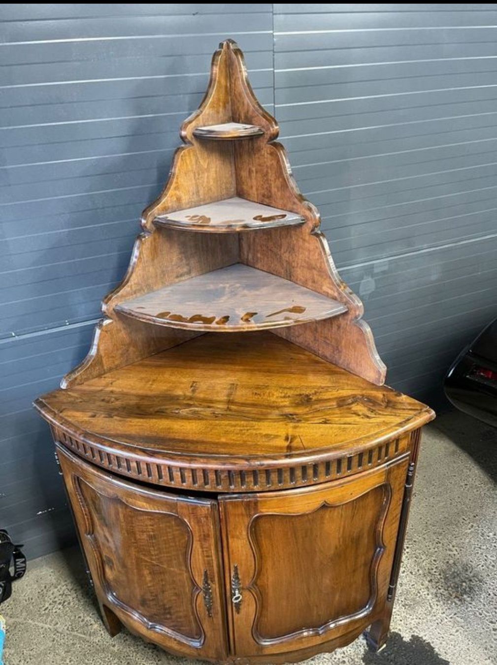 Credenze: Grande encoignure / meuble d'angle grande taille – Usato da Servion venduto da meno999