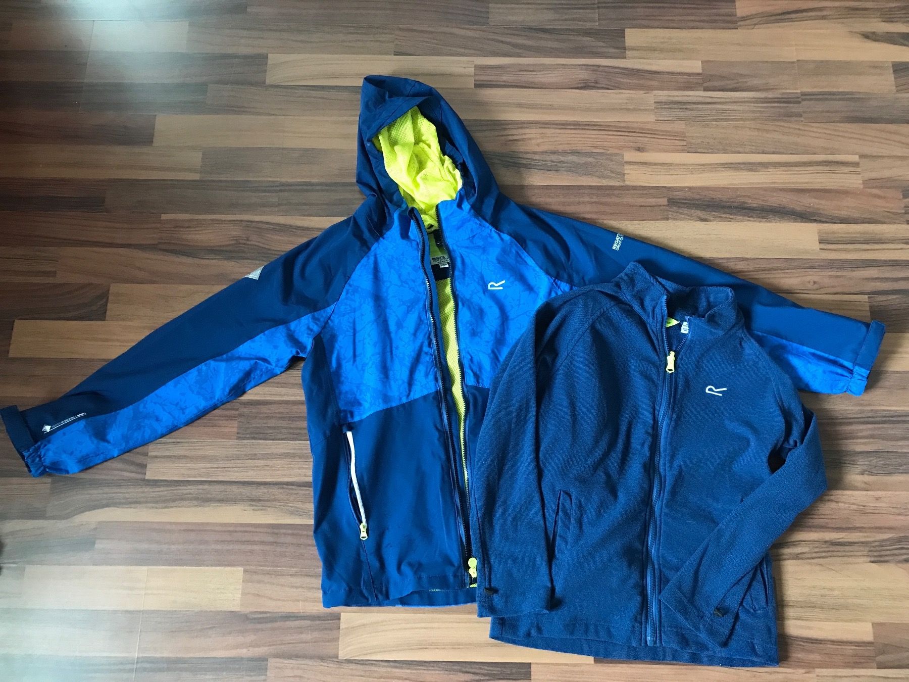 Jacken & Mäntel: Regenjacke Gr. 158 – Gebraucht aus Dozwil von