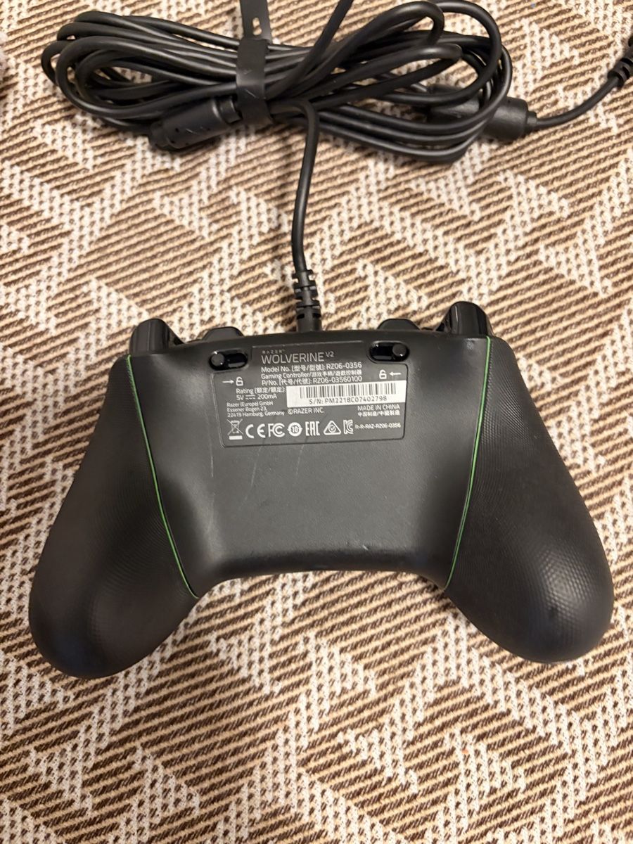 Controller: Razer Wolverine V2 Controller Schwarz guter Zustand – Gebraucht aus St.Gallen von rslalfs 1