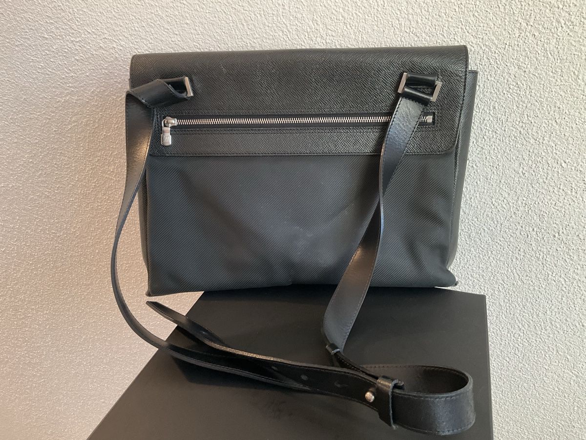 Louis Vuitton Altro in  Abbigliamento & Accessori: Louis Vuitton Crossbody  Messenger, schwarz – Usato da Freienstein venduto da uh8427 1