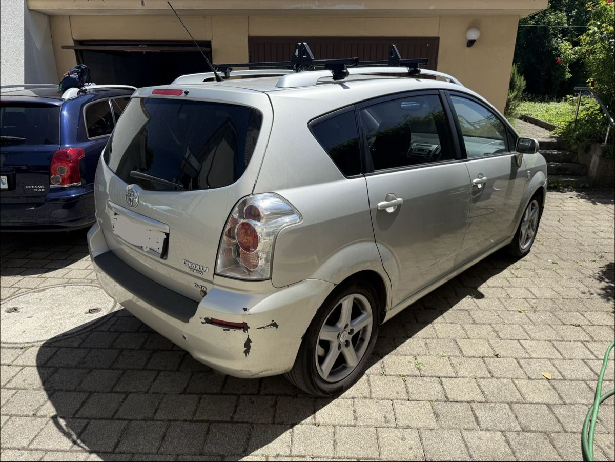 Toyota Automobili: Toyota Corolla Verso 2.2 diesel  – Usato da Winterthur venduto da ole.demetr 2