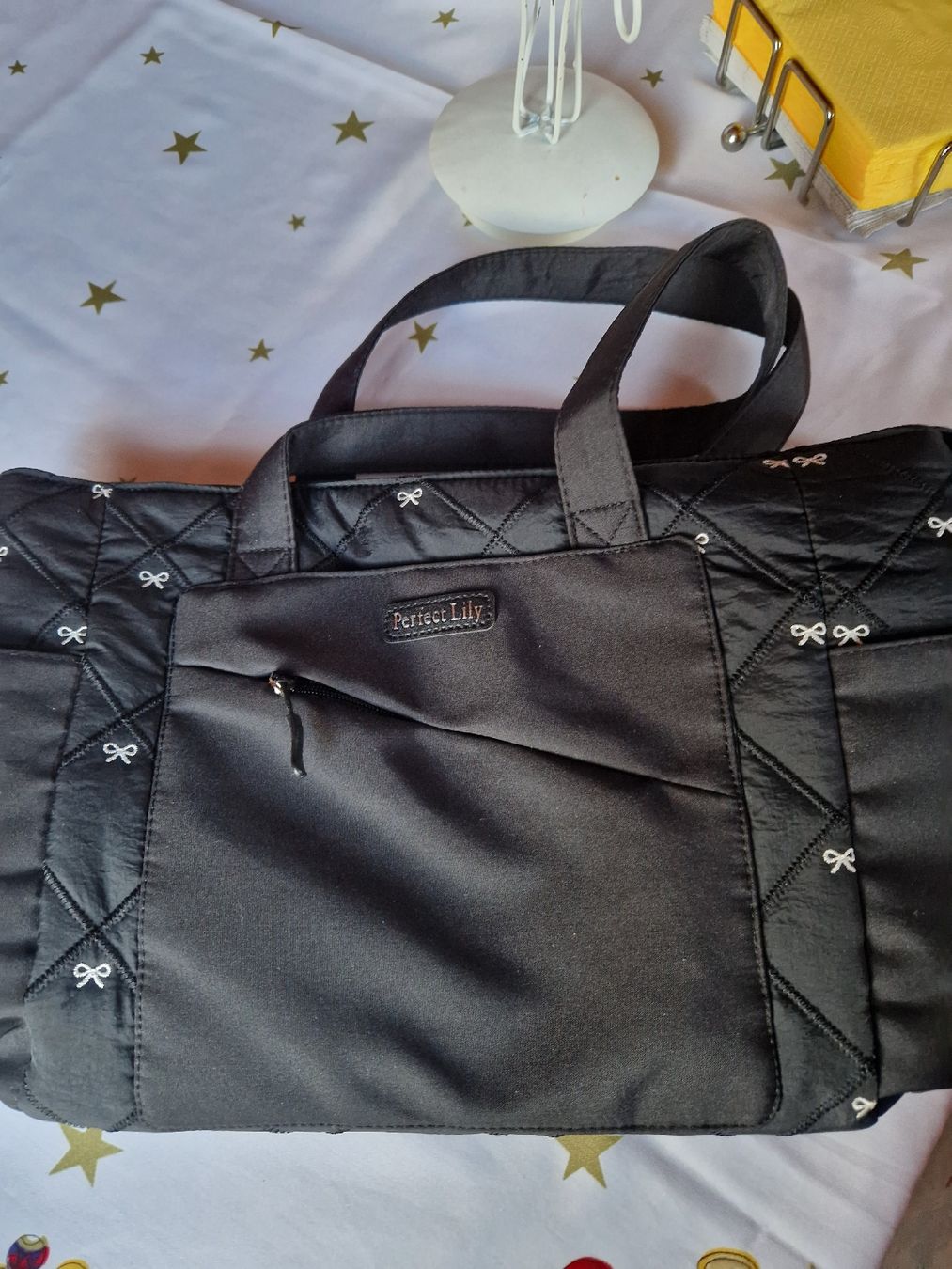 Borse da donna: Schwarze Handtasche "Perfect Lily" , NEU – Nuovo (secondo la descrizione) da Langnau i/E venduto da Stefho01
