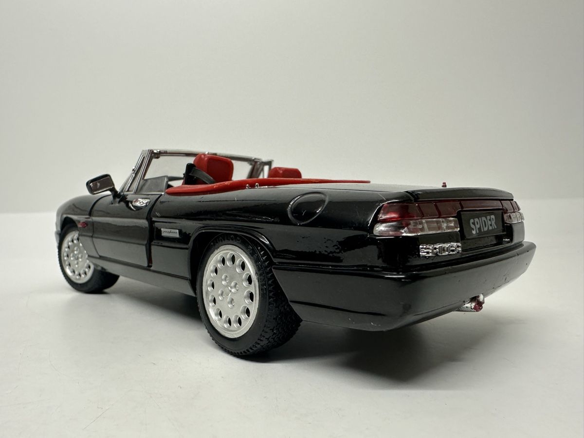 Jouef Modellini d'auto: Alfa Romeo Spider 1:18, schwarz, JOUEF EVOLUTION – Usato da Zofingen venduto da rf9_x2xt 3
