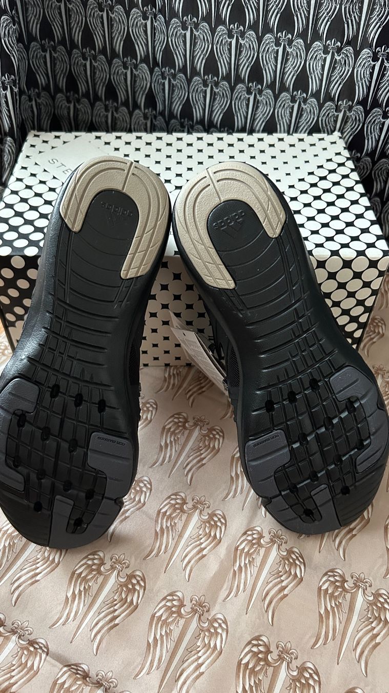 Stella McCartney Scarpe da donna: adidas by Stella McCartney Crazy Move Pro Sneakers – Nuovo e nell'imballaggio originale da Schaan venduto da MivrSh 4