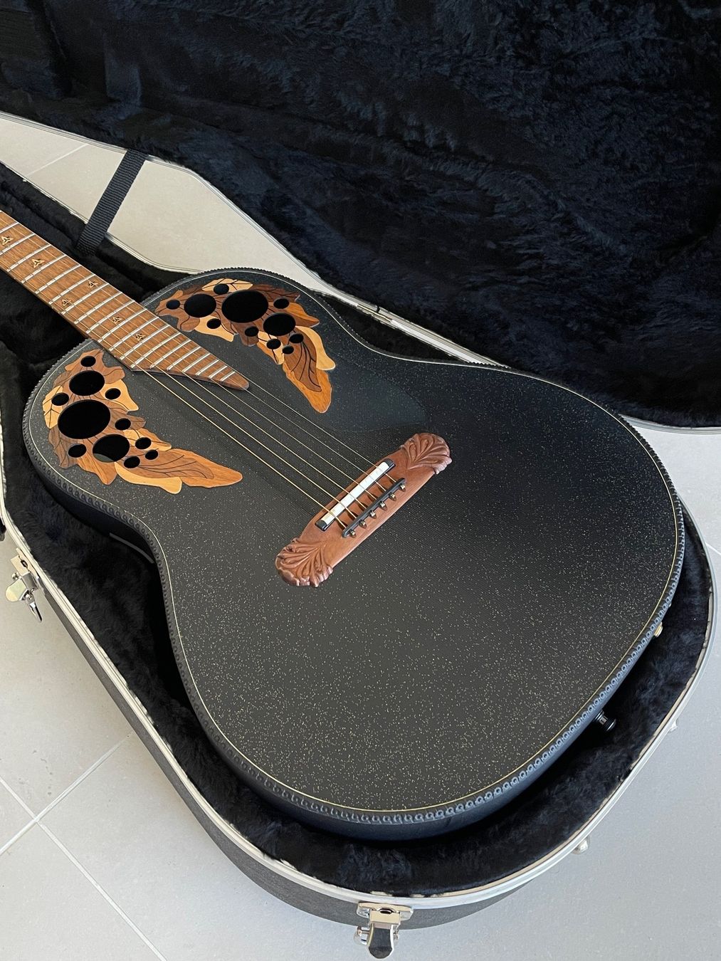 Ovation Strumenti musicali: Ovation Adamas Serie I Modell: 1687-5 – Nuovo e nell'imballaggio originale da Vaduz venduto da ste_2s6w