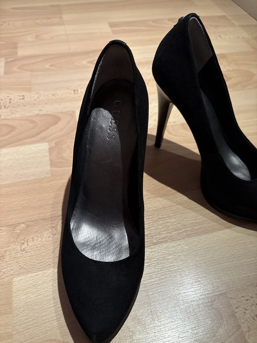 Guess Scarpe da donna: Guess Pumps – Usato da Zunzgen venduto da mel_y6w2 1