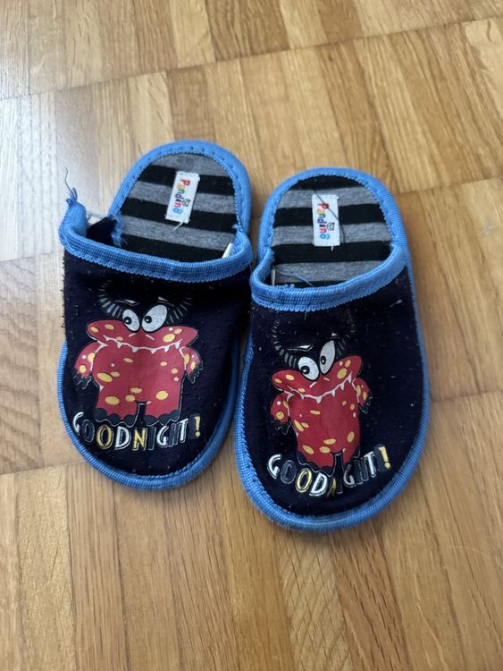 Chaussures garçon: 2 Paar Kinder Hausschuhe Gr. 27 – D'occasion à Jona par Good_luck_ 5