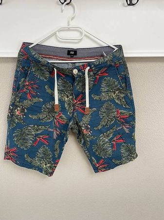 kurze Hose mit Palmenmuster  Größe S