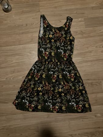 Kindersommerkleid - Gr.154 - mit Pflanzenmotiv