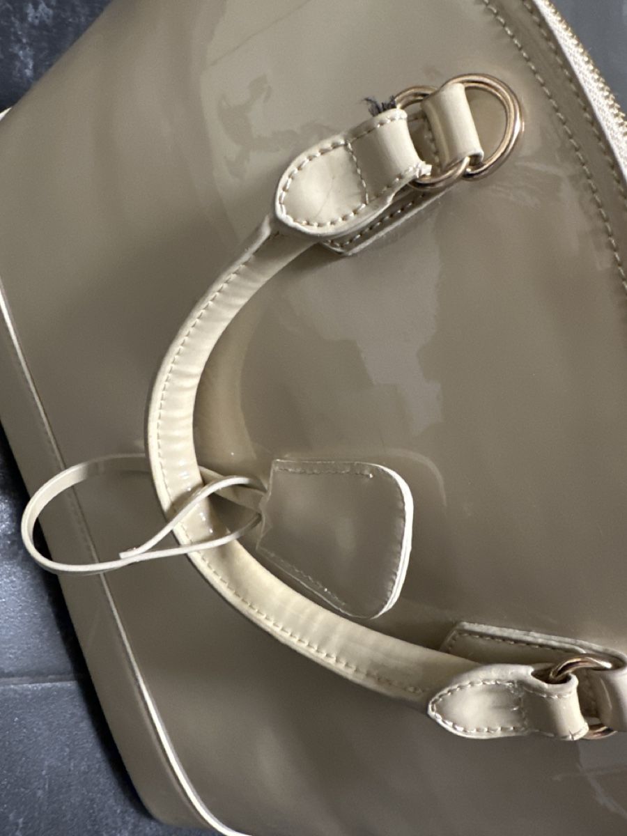Borse da donna: Handtasche Alma lack beige – Usato da Däniken SO venduto da NBdesign 2
