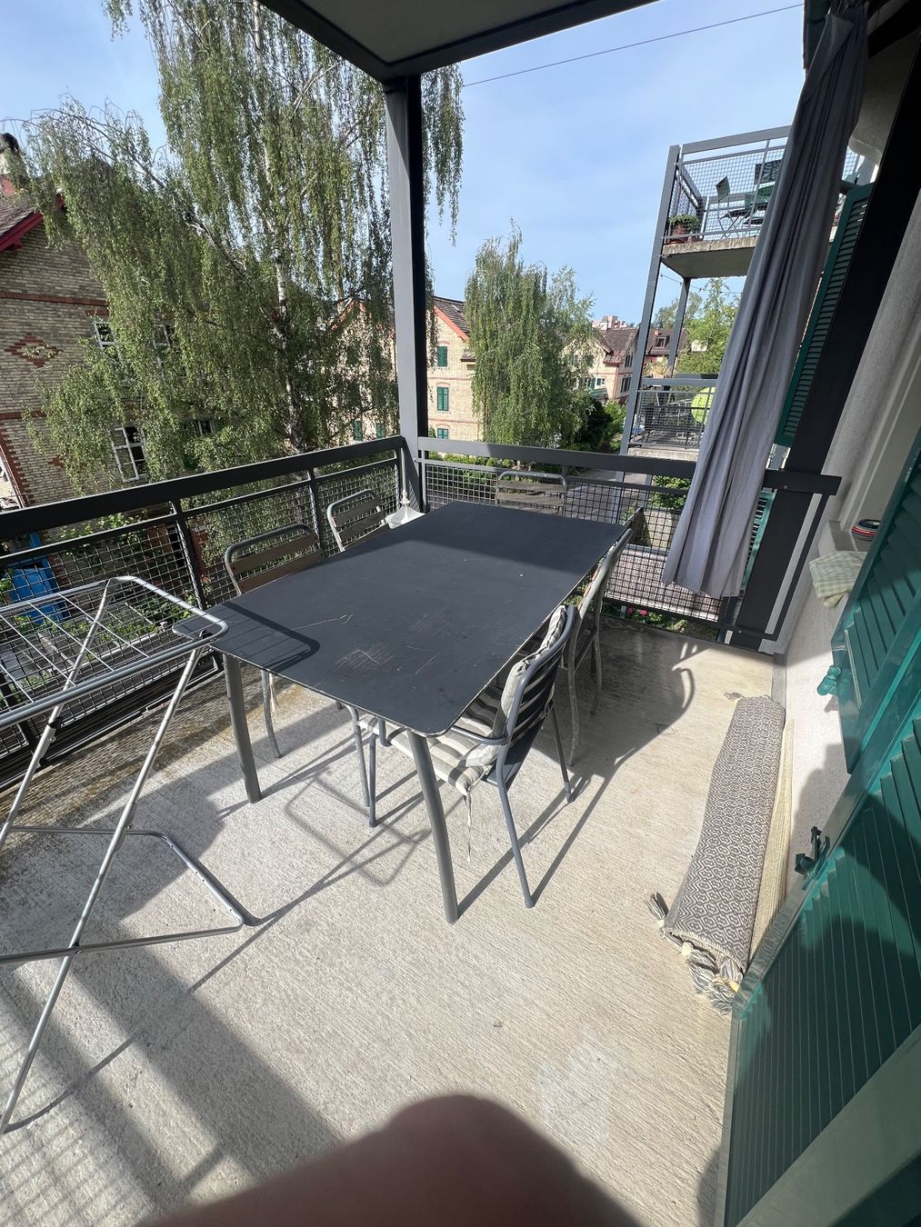 Tables: Tisch mit Stühle – D'occasion à Winterthur par lucamoser02