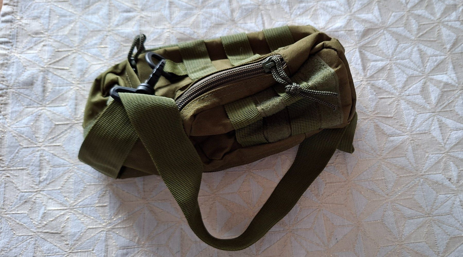Sacs: Freizeittasche mit Umhängeschlaufe. NEU – Neuf (Voir description) à Möhlin par teddybaer8