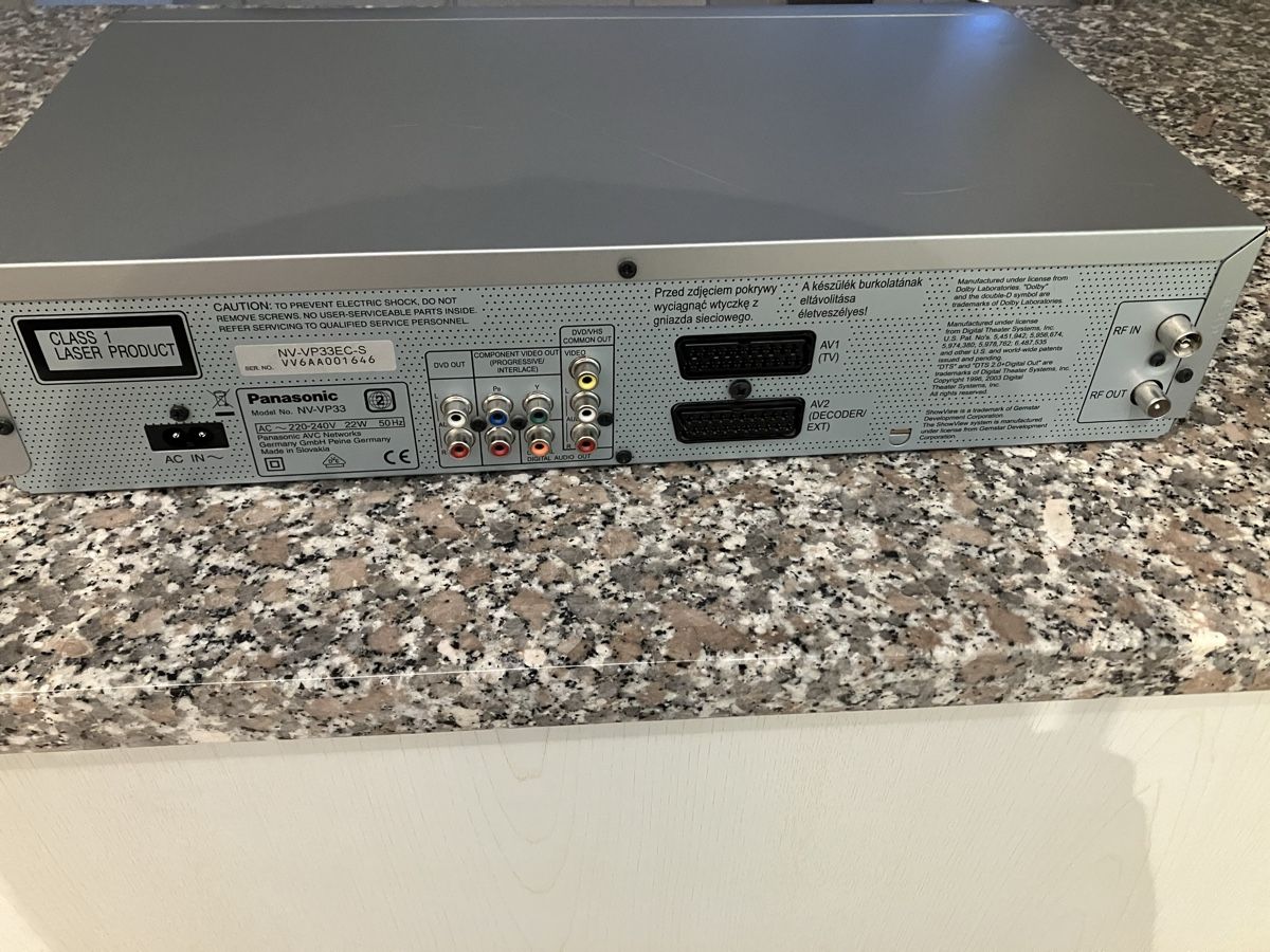 Panasonic Aufnahmegeräte: VHS-DVD Kombigerät Panasonic – Gebraucht aus Reichenburg von mediaservice-march 2