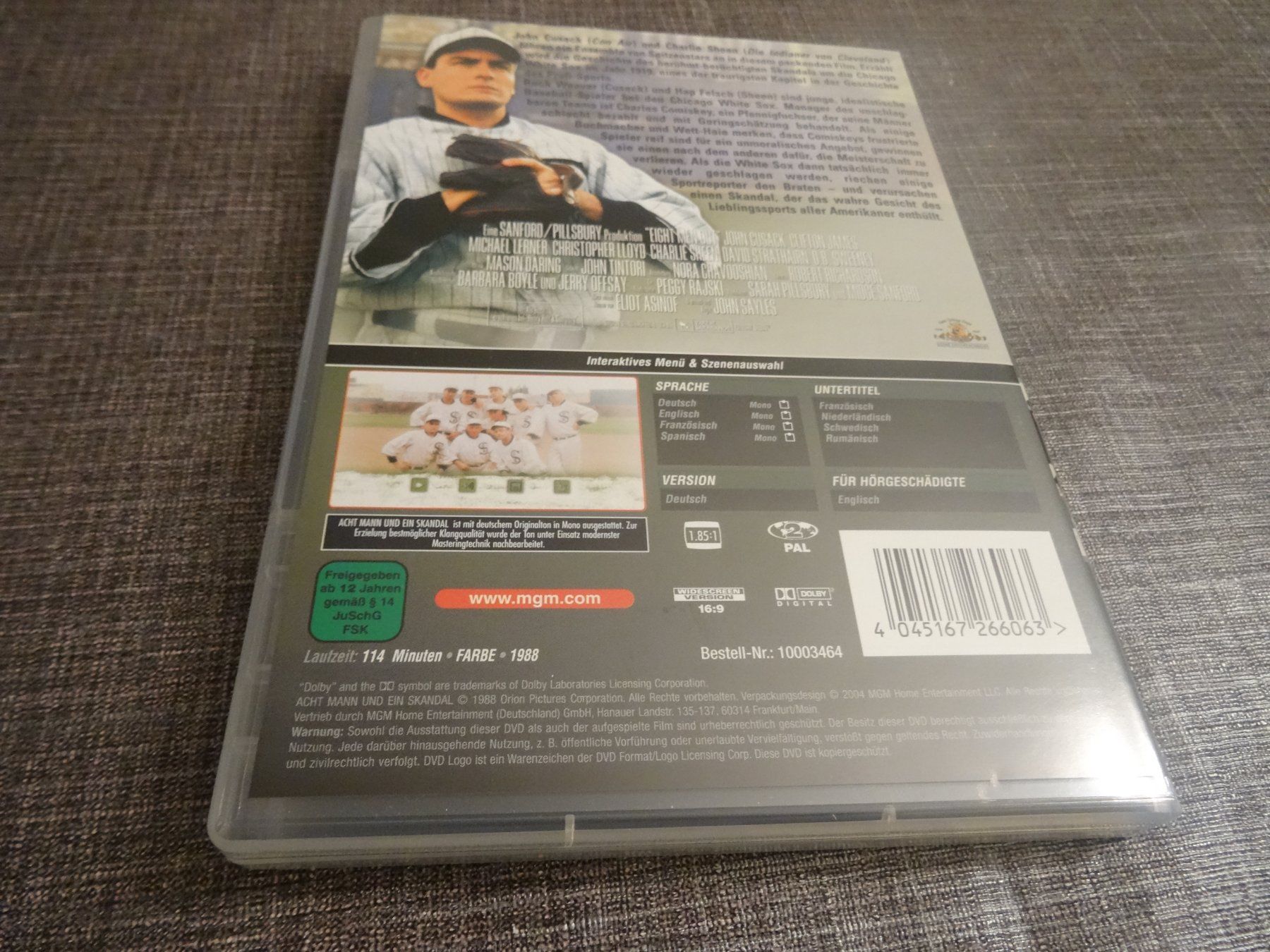 Tous les DVDs: Acht Mann und ein Skandal DVD – D'occasion à Olten par Disc-Verkauf 2