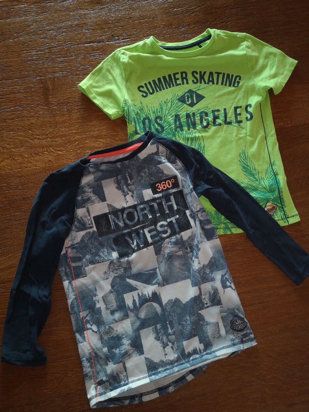 Ensembles coordonnés: Kleiderpaket Shirts Gr 122/128 – D'occasion à Vordemwald par Esel04