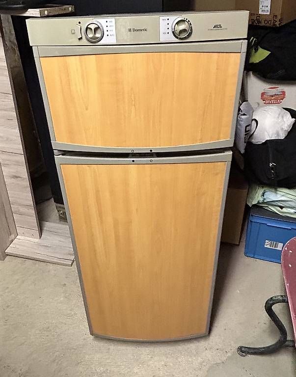Frigoriferi: Réfrigérateur Dometic RM 7655L – Usato da Montmollin venduto da alexlebien