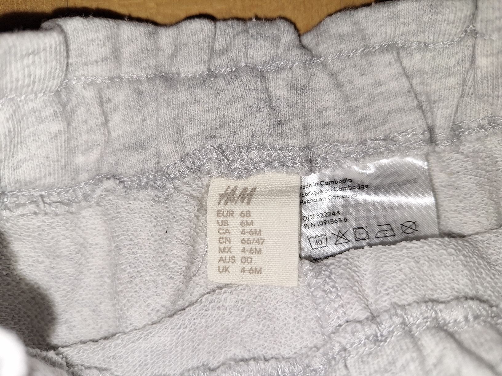H&M Completi: Trainer von H&M in Gr. 68 – Usato da Oberrieden venduto da man_9tm2 3