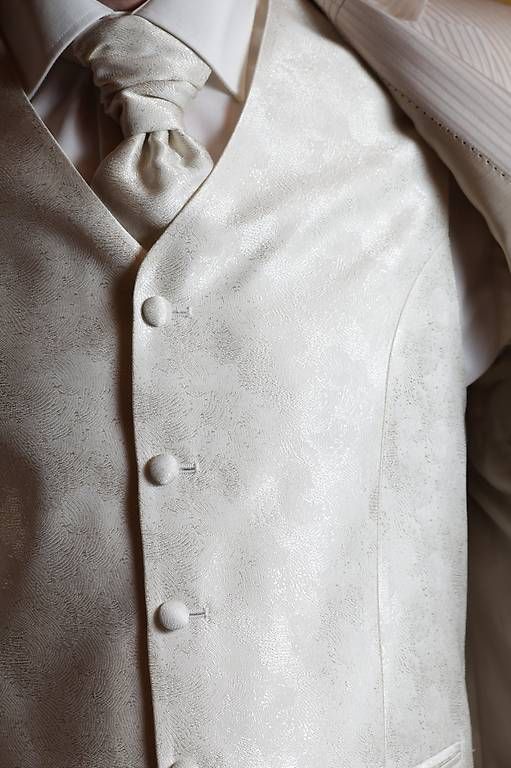 Sakko Costumes, combinaisons de sport et fonctionnelles: Hochzeitsanzug beige/hell Gr. 50 – D'occasion à Goldau par Chrieseli4 2