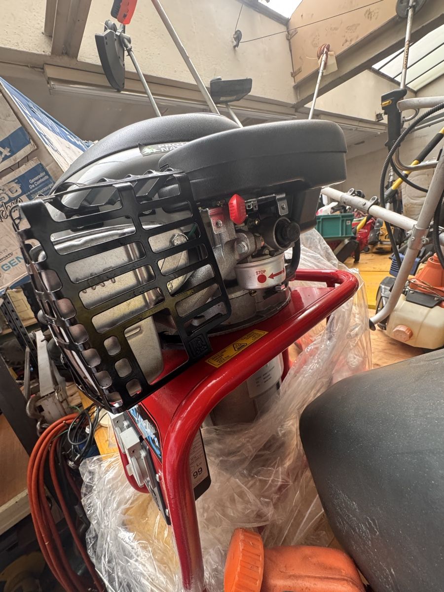 Generac Generatori di corrente: Generator Stromerzeuger  VT 2750 Synchro, Top Zustand! – Nuovo e nell'imballaggio originale da Künten venduto da tot_bw26 1