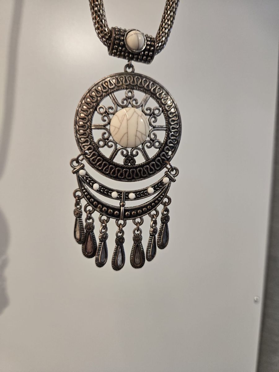 Colliers: Modeschmuck  – D'occasion à Birrhard par kristiii