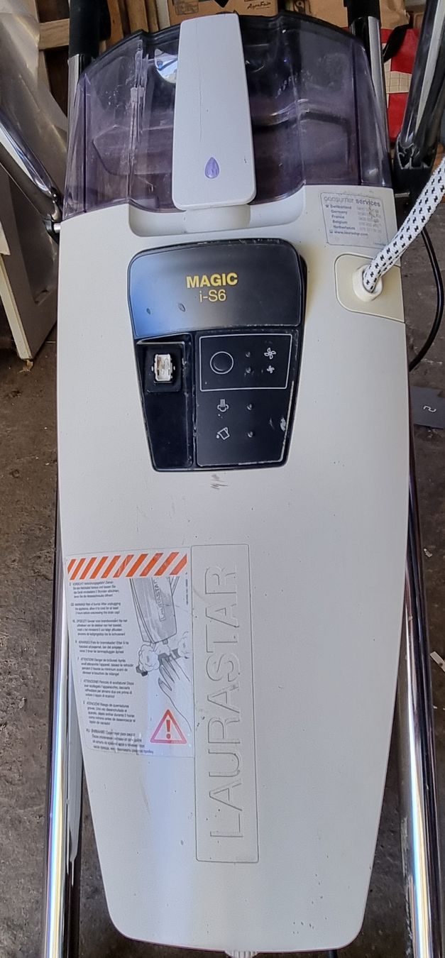 Laurastar Bügeleisen: Laurastar Magic iS6 Dampfbuegelsystem, Model 768, defekt – Defekt aus Lyssach von Edelweiss3000 2
