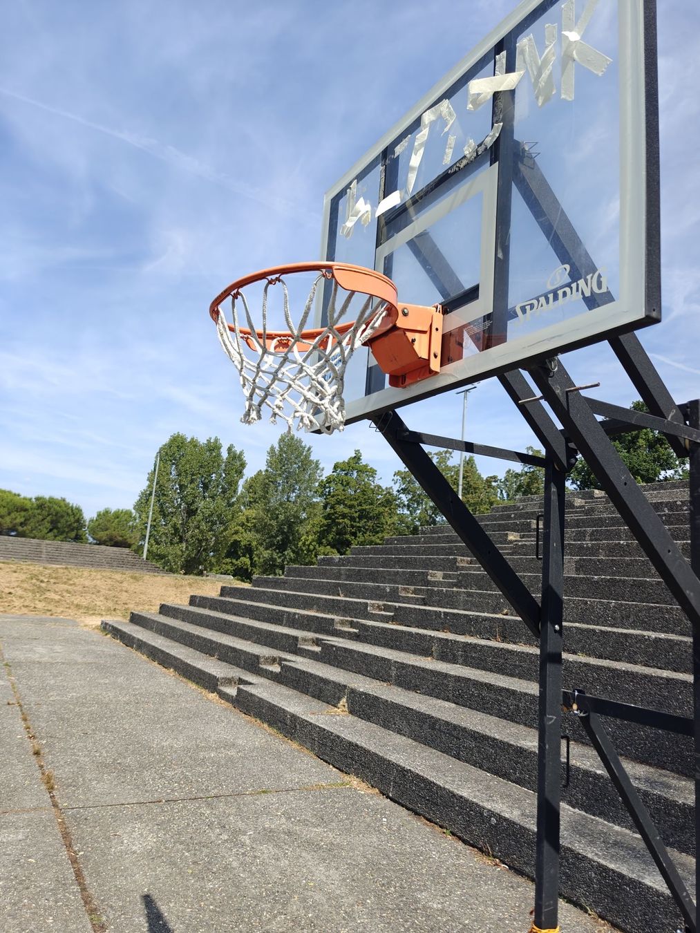Canestri da basket: Panneau de basket Spalding utilisé – Usato da Lausanne venduto da Take_it_easy