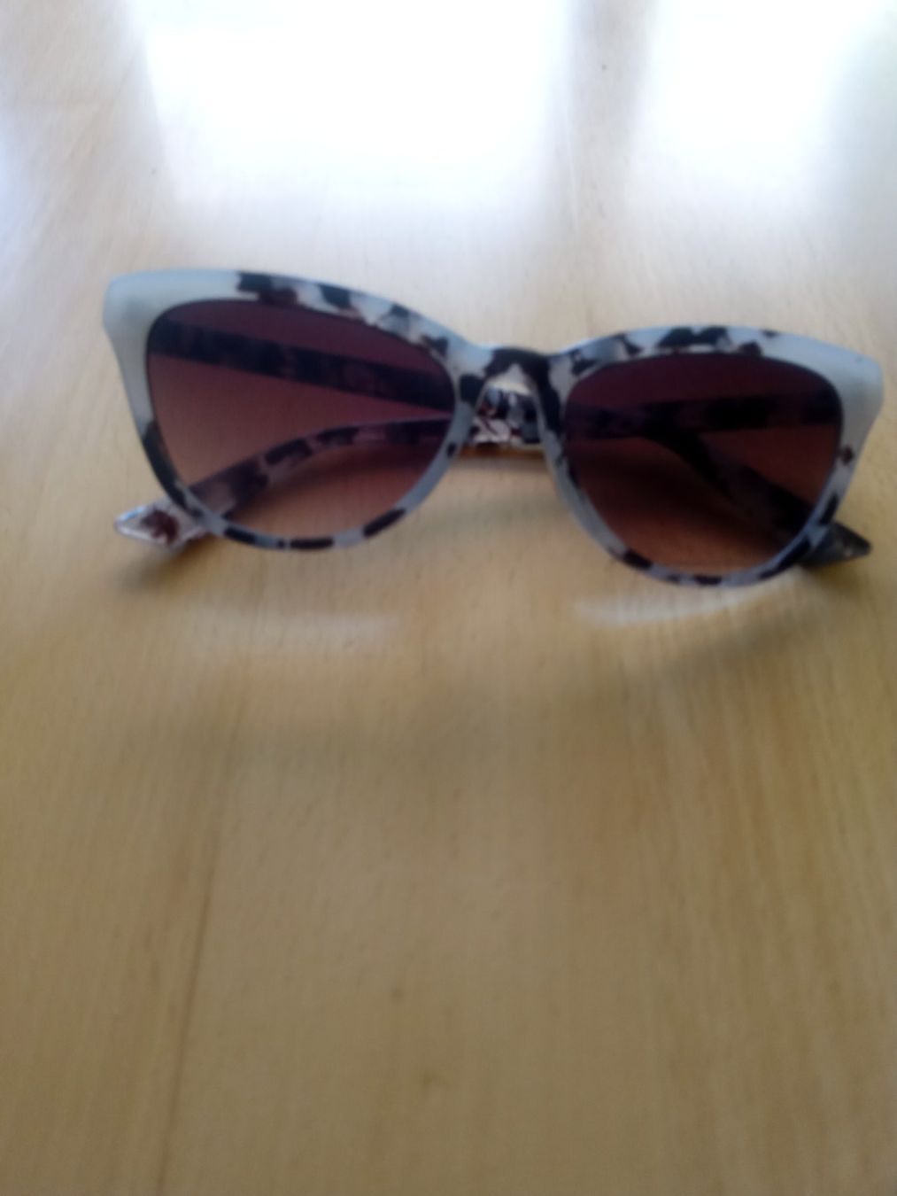 Occhiali & Lenti: Lunettes de soleil (Cat Eye) – Usato da Biel/Bienne venduto da Ganesh12 1
