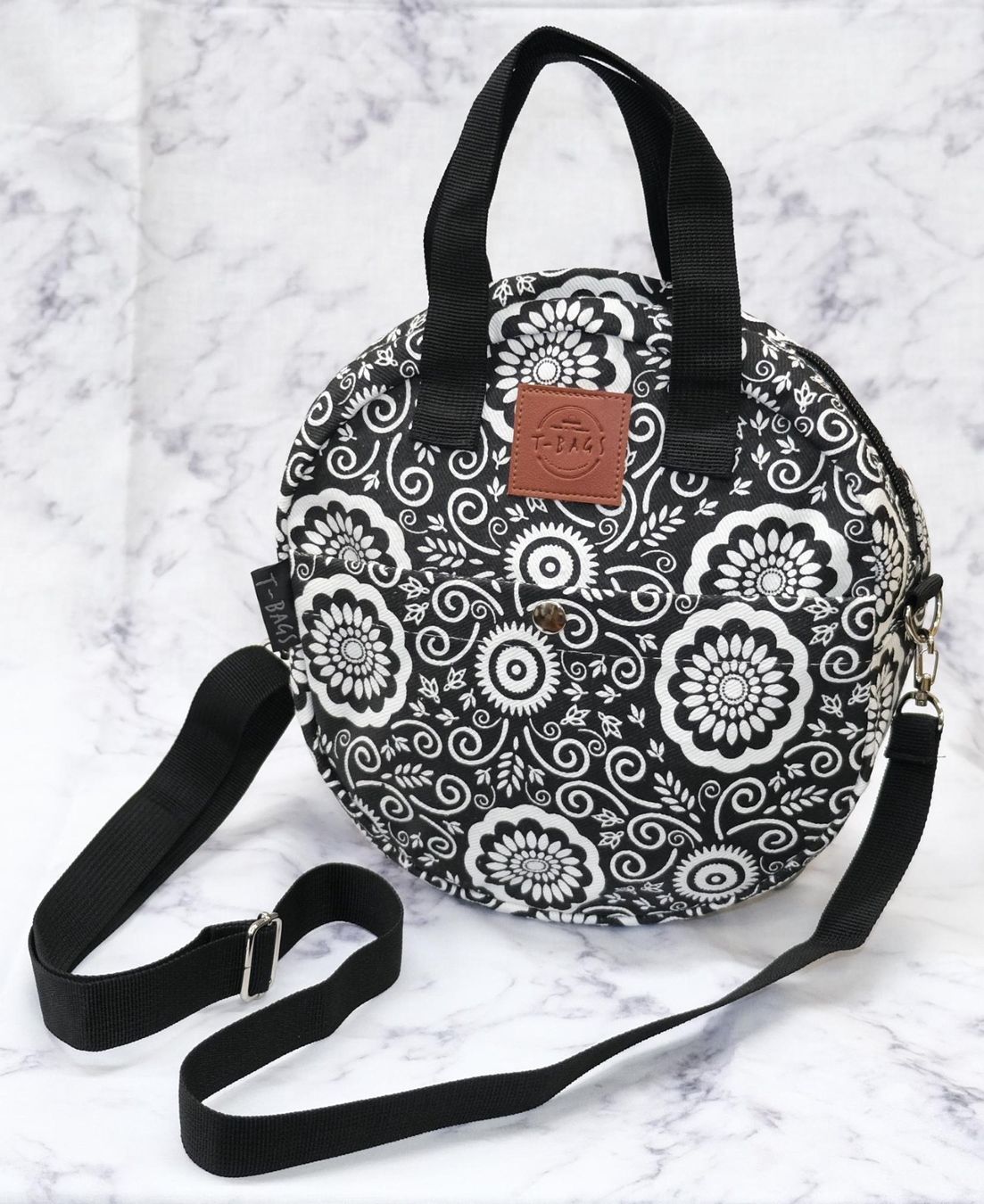 Borse da donna: Runde Tasche als Handtasche oder Umhängetasche, aus Stoff – Nuovo (secondo la descrizione) da Zürich venduto da Masala-Oase